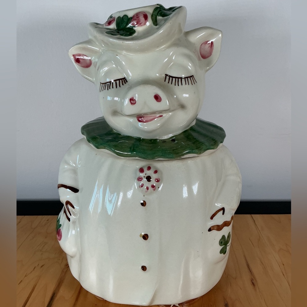 Shawnee Winnie Pig Cookie Jar_Green Collar Pink Clover Bud/ Shamrocks